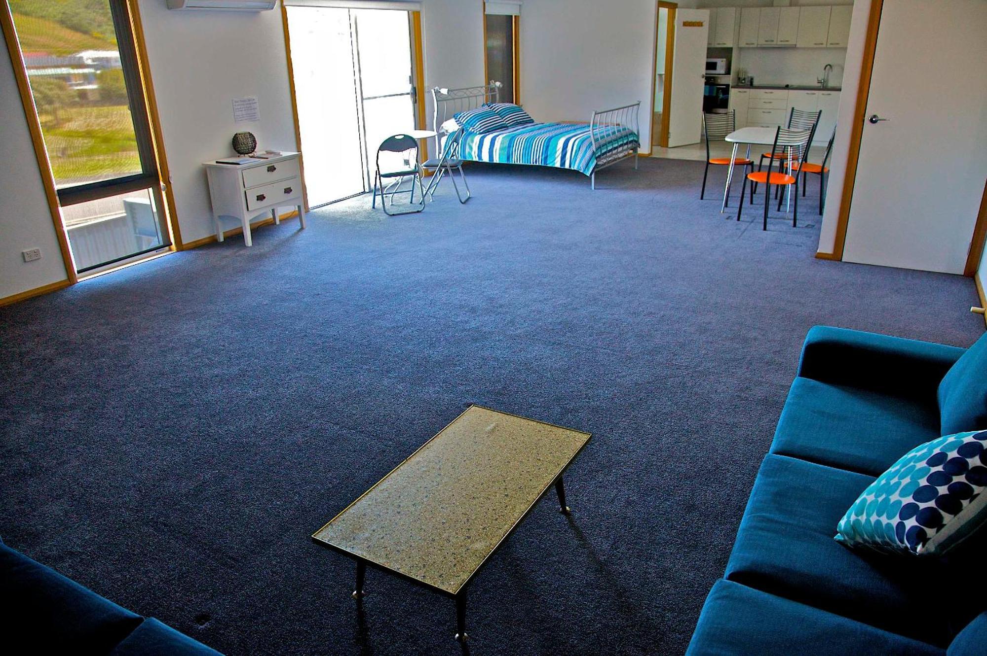 Penguin Beachfront Apartments Стая снимка