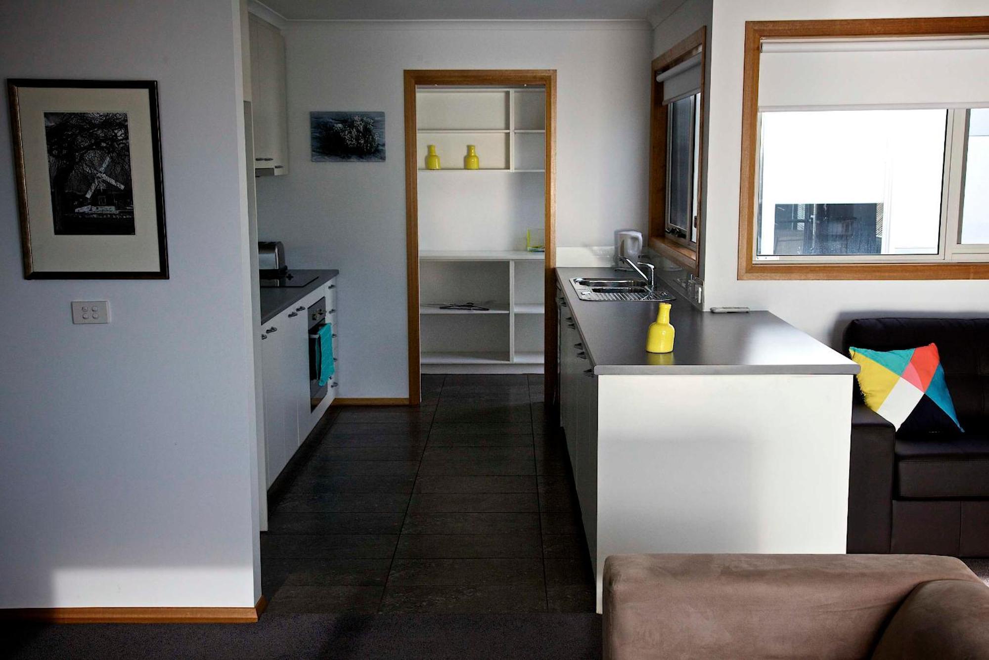 Penguin Beachfront Apartments Стая снимка