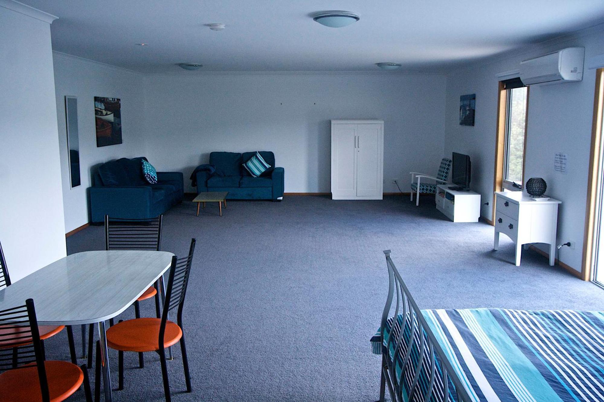Penguin Beachfront Apartments Стая снимка