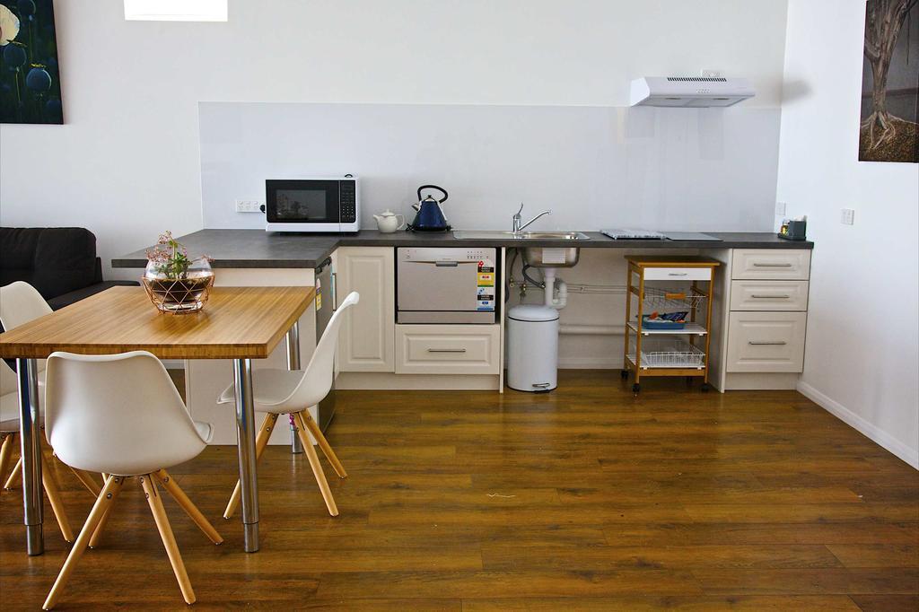 Penguin Beachfront Apartments Стая снимка