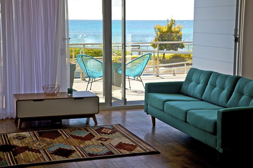 Penguin Beachfront Apartments Стая снимка