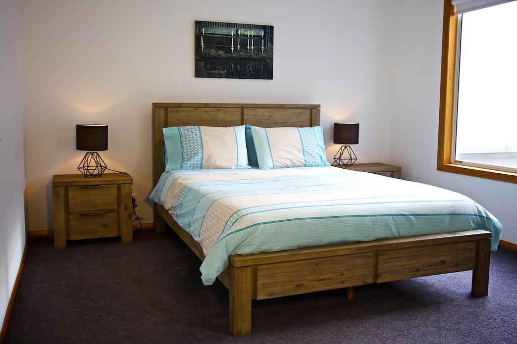 Penguin Beachfront Apartments Стая снимка
